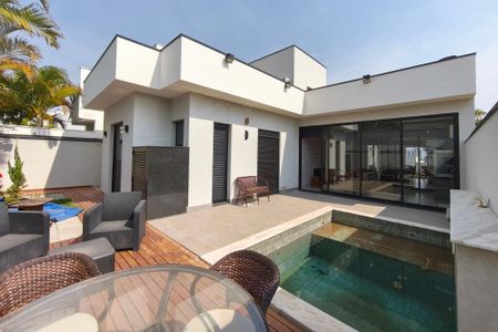 Casa de condomínio à venda com 210m², 3 quartos e 4 vagas Piscina