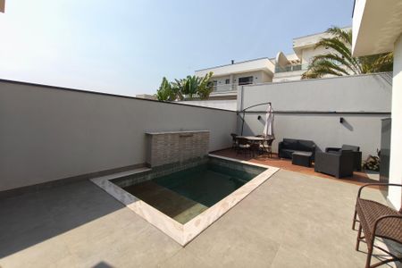 Casa de condomínio à venda com 210m², 3 quartos e 4 vagas Piscina