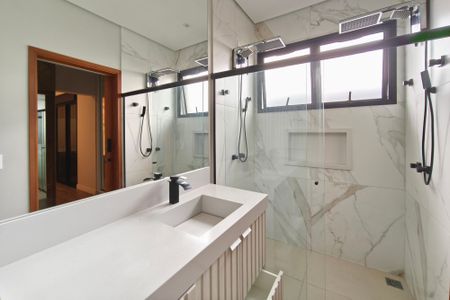 Casa de condomínio à venda com 210m², 3 quartos e 4 vagasBanheiro da  Suíte