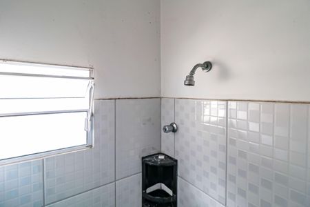 Banheiro de kitnet/studio para alugar com 1 quarto, 20m² em Vila Gomes, São Paulo