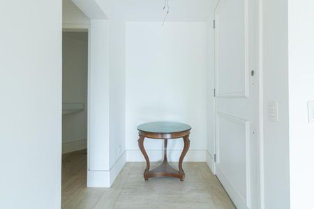 Apartamento à venda com 319m², 3 quartos e 3 vagasEntrada