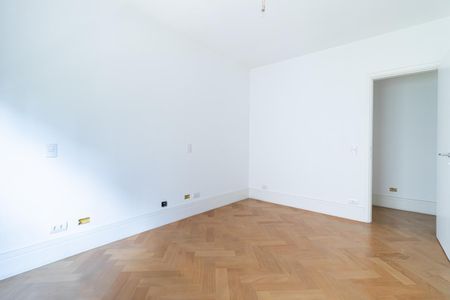 Apartamento à venda com 319m², 3 quartos e 3 vagasQuarto Suíte 2