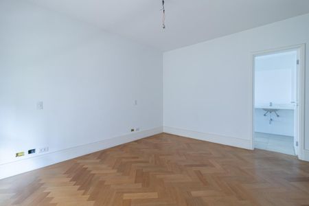 Apartamento à venda com 319m², 3 quartos e 3 vagasQuarto Suíte 1