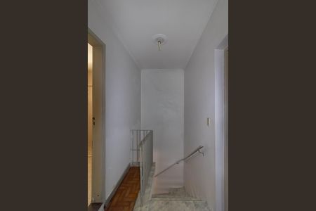 Escada de casa à venda com 2 quartos, 115m² em Vila Cleonice, São Paulo