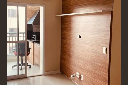 Sala  de apartamento à venda com 2 quartos, 60m² em Bussocaba, Osasco