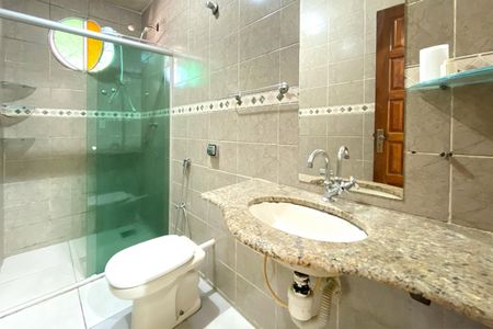 Casa à venda com 80m², 3 quartos e 5 vagasBanheiro Social