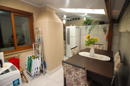 Casa à venda com 49m², 2 quartos e 1 vagaÁrea de Serviço