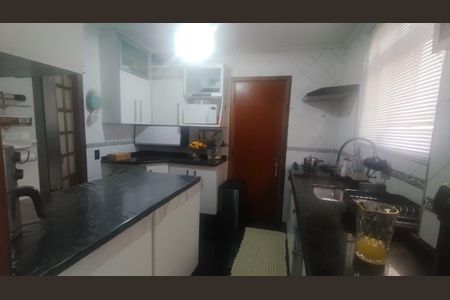 Apartamento à venda com 84m², 3 quartos e 2 vagasCozinha