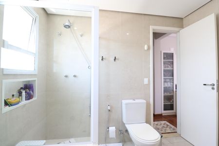 Apartamento à venda com 223m², 3 quartos e 4 vagasBanheiro da Suíte 1