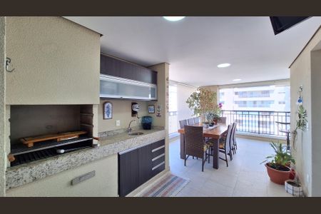 Apartamento à venda com 223m², 3 quartos e 4 vagasVaranda