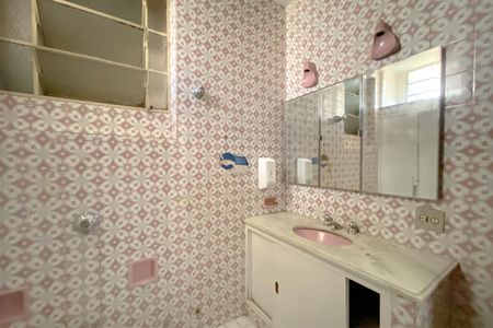 Casa à venda com 248m², 3 quartos e 2 vagasBanheiro