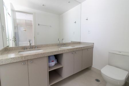 Apartamento à venda com 155m², 3 quartos e 2 vagasBanheiro da Suíte