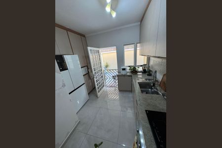 Casa de condomínio à venda com 78m², 2 quartos e 1 vaga Casa de condomínio à venda com 78m², 2 quartos e 1 vagaCozinha