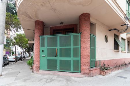 Apartamento à venda com 36m², 1 quarto e sem vagaFachada e Portaria