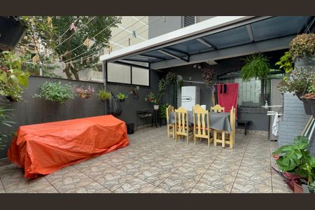 Casa à venda com 136m², 2 quartos e 1 vagaQuintal