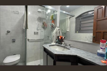 Casa à venda com 136m², 2 quartos e 1 vagaBanheiro