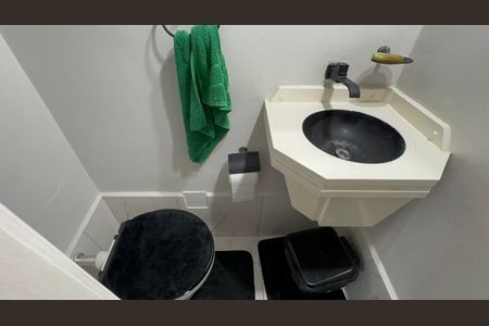 Casa à venda com 136m², 2 quartos e 1 vagaLavabo