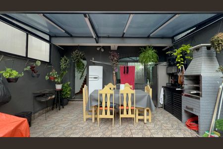 Casa à venda com 136m², 2 quartos e 1 vagaQuintal