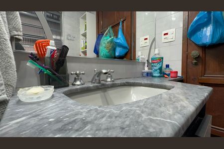 Casa à venda com 136m², 2 quartos e 1 vagaBanheiro