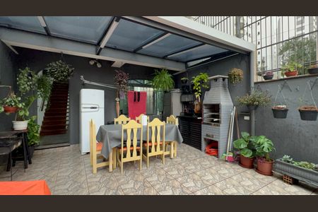 Casa à venda com 136m², 2 quartos e 1 vagaQuintal