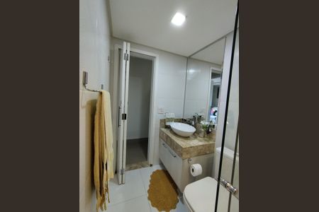 Apartamento à venda com 93m², 3 quartos e 2 vagasBanheiro