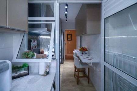 Apartamento à venda com 68m², 2 quartos e 1 vagaÁrea de Serviço