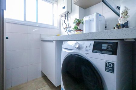 Apartamento à venda com 68m², 2 quartos e 1 vagaÁrea de Serviço