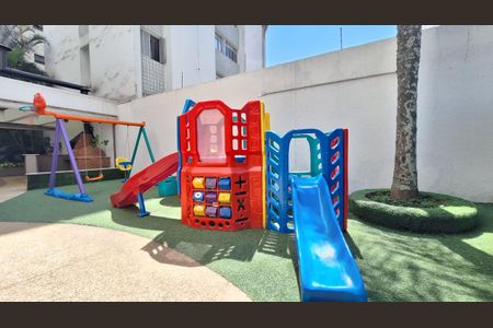 Apartamento à venda com 75m², 3 quartos e 2 vagasÁrea comum - Playground