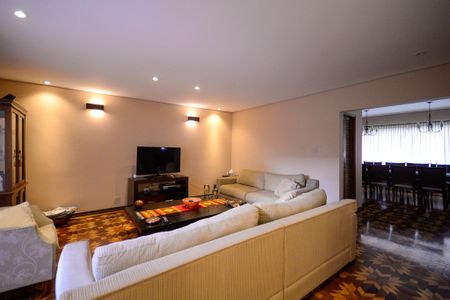 Casa à venda com 260m², 3 quartos e 2 vagasSala