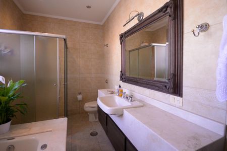 Casa à venda com 260m², 3 quartos e 2 vagasBanheiro da Suite