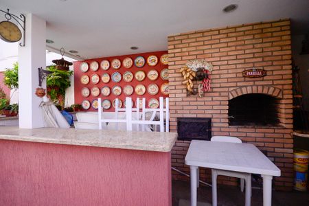 Casa à venda com 260m², 3 quartos e 2 vagasÁrea de Lazer