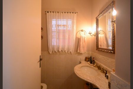 Casa à venda com 260m², 3 quartos e 2 vagasLavabo