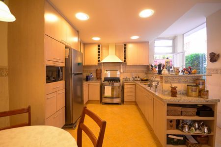 Casa à venda com 260m², 3 quartos e 2 vagasCozinha