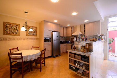 Casa à venda com 260m², 3 quartos e 2 vagasCozinha