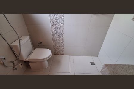 Apartamento para alugar com 248m², 4 quartos e 4 vagas Apartamento para alugar com 248m², 4 quartos e 4 vagasBanheiro Suíte 2
