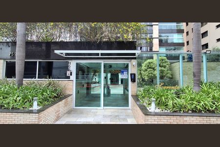 Apartamento para alugar com 248m², 4 quartos e 4 vagas Apartamento para alugar com 248m², 4 quartos e 4 vagasFachada