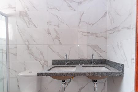 Casa à venda com 163m², 3 quartos e 1 vagaBanheiro da Suíte 2