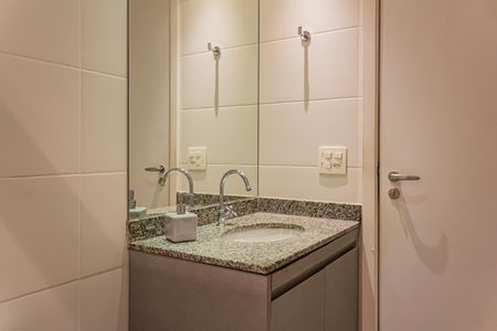 Apartamento à venda com 93m², 2 quartos e 2 vagasBanheiro Social