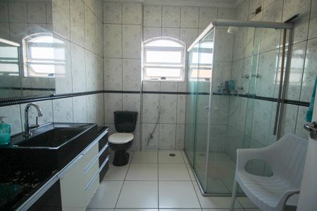 Casa à venda com 400m², 2 quartos e 4 vagasBanheiro