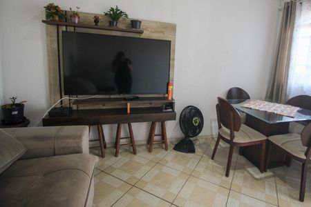Casa à venda com 400m², 2 quartos e 4 vagasEdícula - Sala