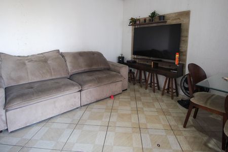 Casa à venda com 400m², 2 quartos e 4 vagasEdícula - Sala