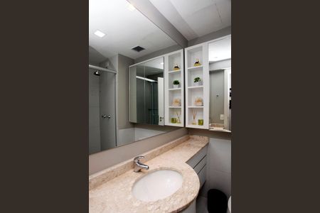 Apartamento à venda com 64m², 2 quartos e 2 vagasBanheiro Social