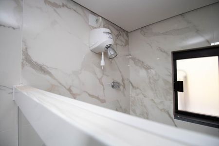 Banheiro de casa de condomínio para alugar com 1 quarto, 45m² em Setor Habitacional Arniqueira, Brasília