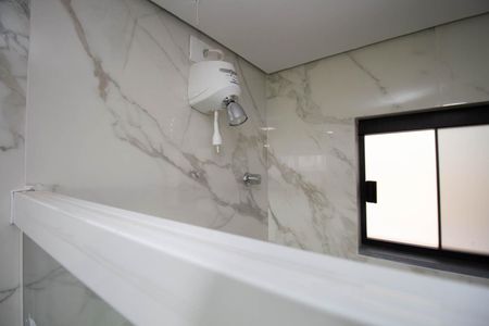 Banheiro de casa de condomínio para alugar com 1 quarto, 45m² em Setor Habitacional Arniqueira, Brasília