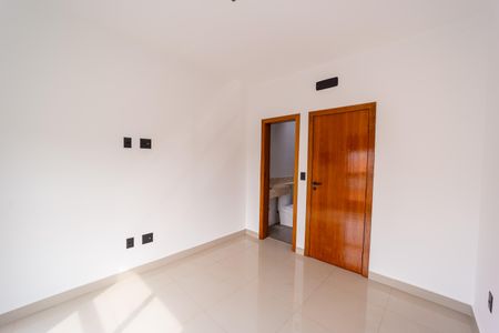 Casa à venda com 120m², 2 quartos e 2 vagasSuíte 