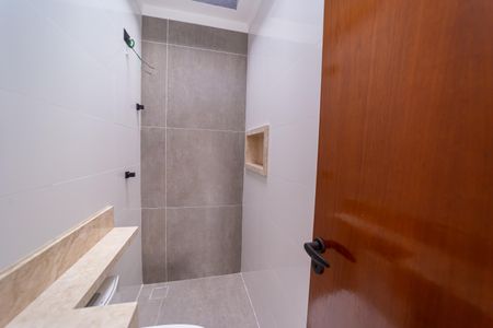 Casa à venda com 120m², 2 quartos e 2 vagasBanheiro da Suíte 