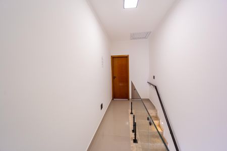 Casa à venda com 120m², 2 quartos e 2 vagasCorredor da Área de Serviço