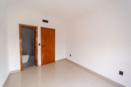 Casa à venda com 120m², 2 quartos e 2 vagasSuíte 