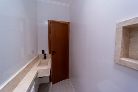 Casa à venda com 120m², 2 quartos e 2 vagasBanheiro da Suíte 2