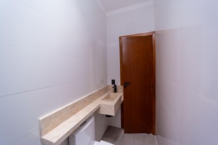 Casa à venda com 120m², 2 quartos e 2 vagasBanheiro da Suíte 2